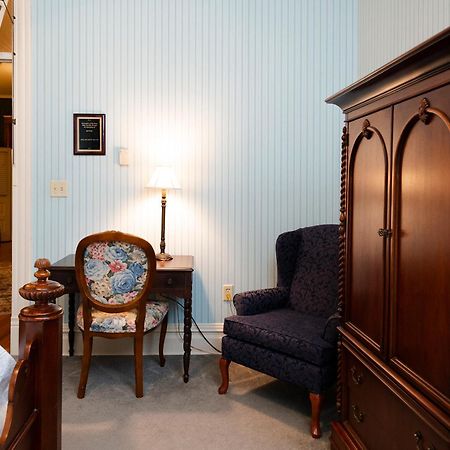 Captain Henderson House Hotel Arkadelphia Kamer foto