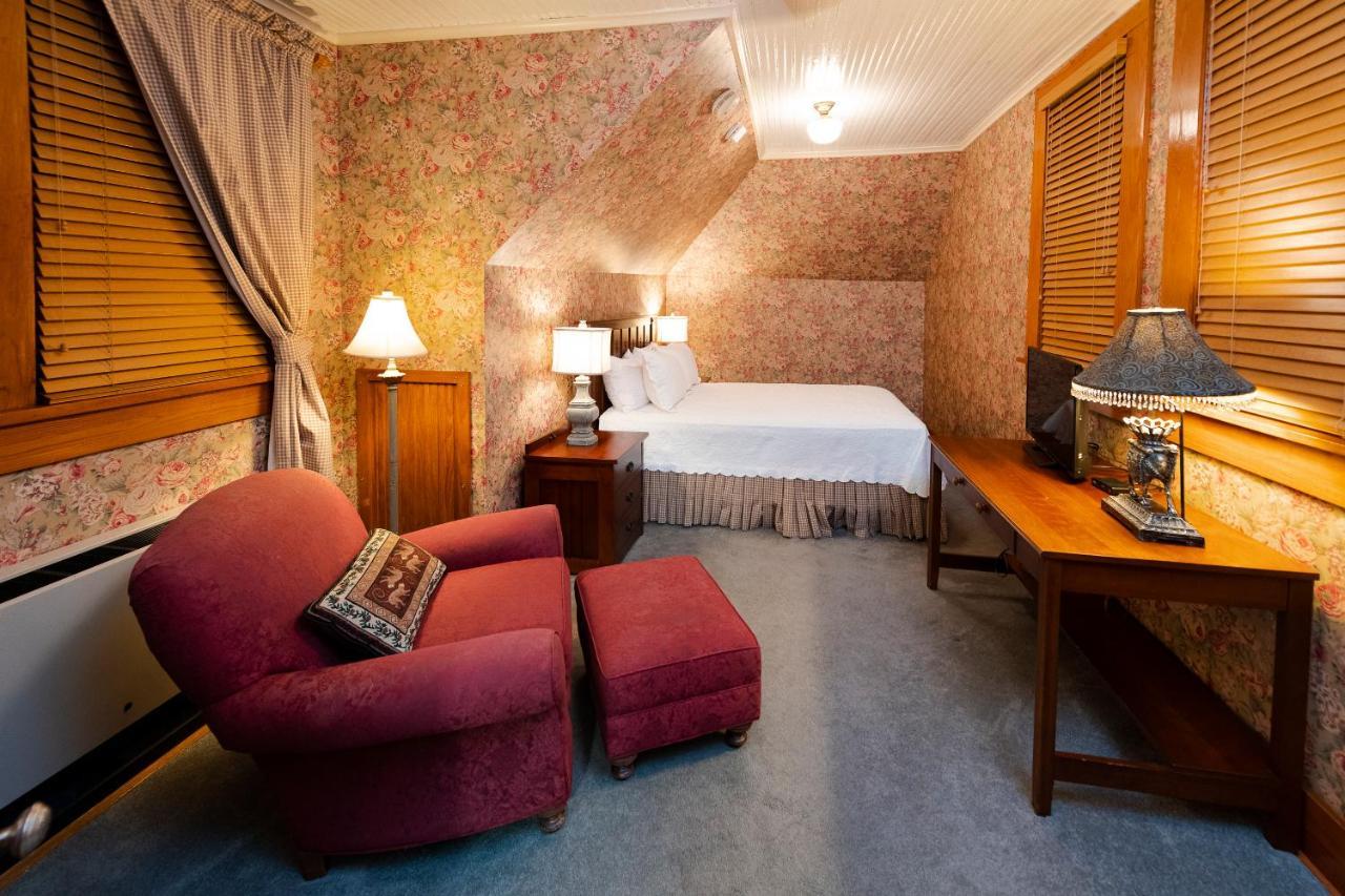 Captain Henderson House Hotel Arkadelphia Kamer foto